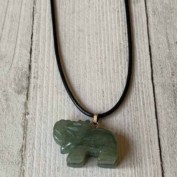 Lucky Trunk Up Aventurine Elephant Pendant Necklace Black Adjustable Cord Chain - Picture 3 of 11